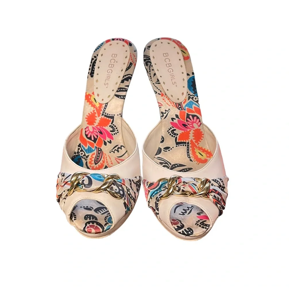 BCBGirls I White‎ Platform Slides